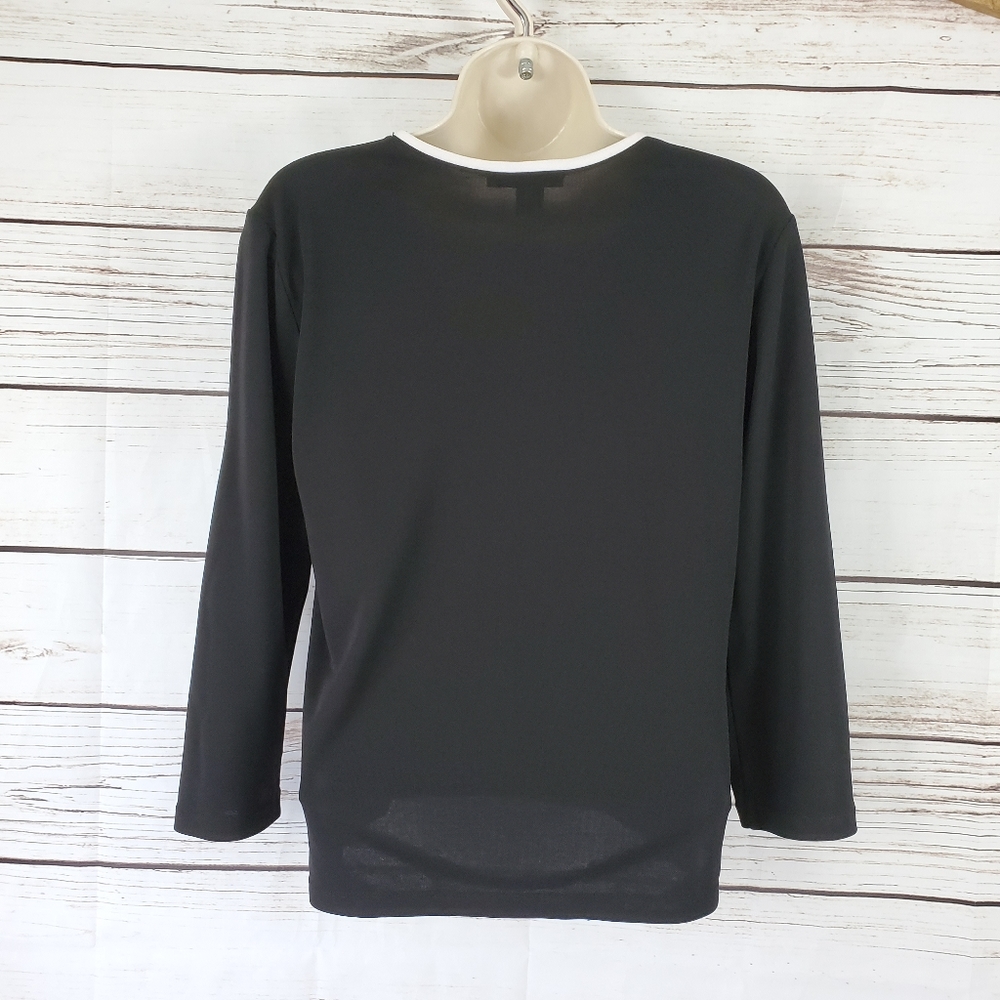 DKNY | V-Neck 3/4 Sleeve Top w White Trim - Picture 6 of 6